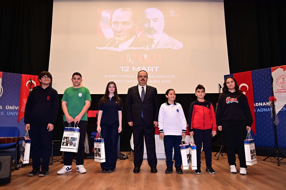 Valimiz Yakup Canbolat, İstiklal Marşı'nın Kabulü ve Mehmet Akif Ersoy'u Anma Günü Programına Katıldı