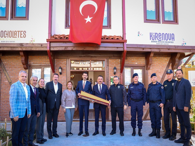 Vali Osman Hacıbektaşoğlu Devrek Konağı’nı Ziyaret Etti