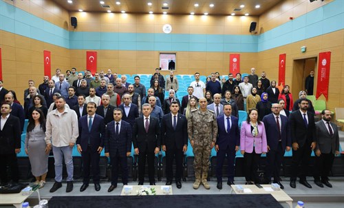Valimiz Sayın Dr. Turan Ergün, Yerel Basın ve Kurum Personellerine Yönelik Mesleki Gelişim Eğitim Programına Katıldı