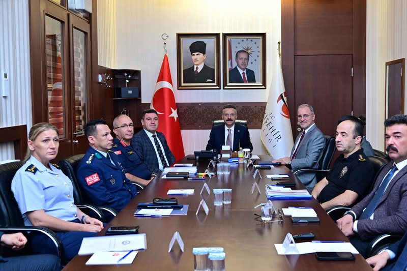 İl Güvenlik ve Asayiş Koordinasyon Toplantısı Valimiz Sayın Hüseyin Aksoy başkanlığında gerçekleştirildi.