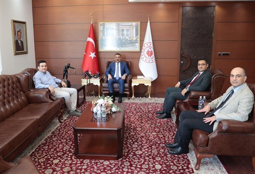 Vali Osman Hacıbektaşoğlu, Kadastro Bölge Müdürü Fatih Demir ve Kadastro Müdürü Halil Serhan Çevik’i Kabul Etti