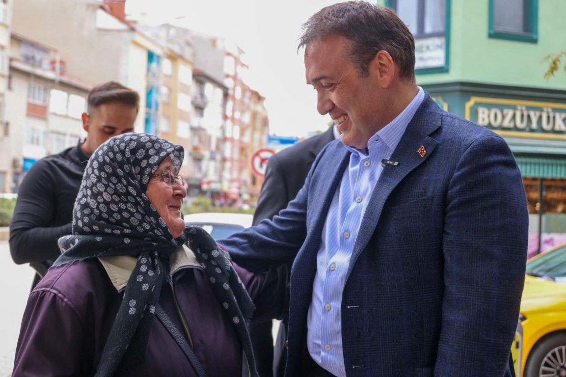 VALİMİZ SAYIN FAİK OKTAY SÖZER, BOZÜYÜK’TE ESNAF VE VATANDAŞLARLA BİR ARAYA GELDİ.