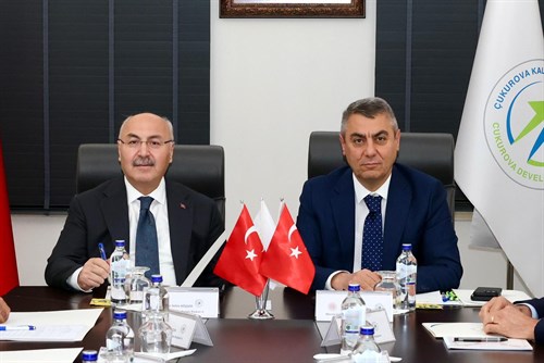 VALİMİZ SAYIN ATİLLA TOROS VE ADANA VALİSİ SAYIN YAVUZ SELİM KÖŞGER’İN KATILIMLARIYLA (ÇKA) YÖNETİM KURULU TOPLANTISI GERÇEKLEŞTİRİLDİ