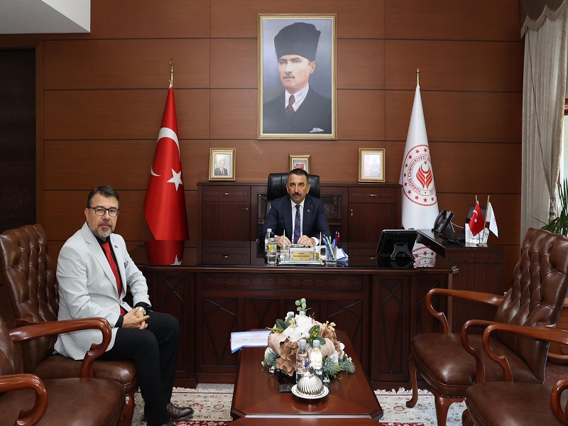 Vali Osman Hacıbektaşoğlu Sanayi ve Teknoloji İl Müdürü Metin Vural’ı Kabul Etti