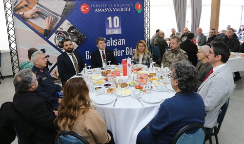 Valimiz Önder BAKAN, Çalışan Gazeteciler Günü’nde Basın Mensuplarıyla Buluşarak, Asayiş ve Güvenlik Faaliyetleriyle İlgili Bilgilendirmelerde Bulundu