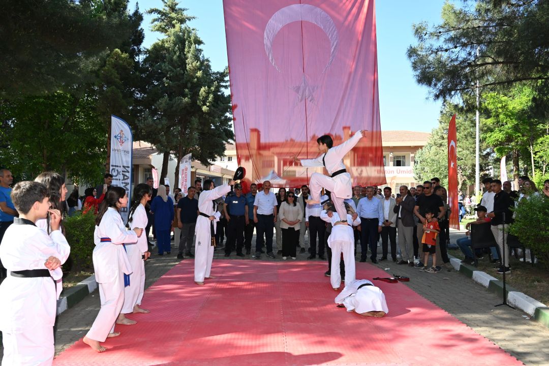 Gençlik Piknikte; Bahar Şenliğine Yoğun İlgi
