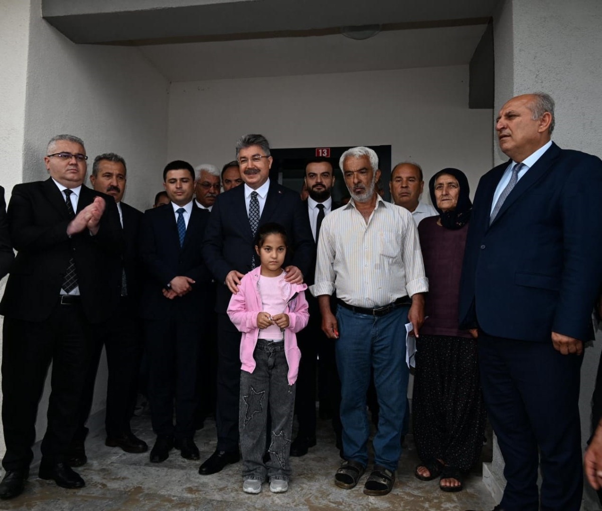 Sumbas’ın Mehmetli Beldesinde Yapımı Tamamlanan 36 Köy Konutunun Anahtarı Vali Yılmaz Tarafından Vatandaşlarımıza Teslim Edildi