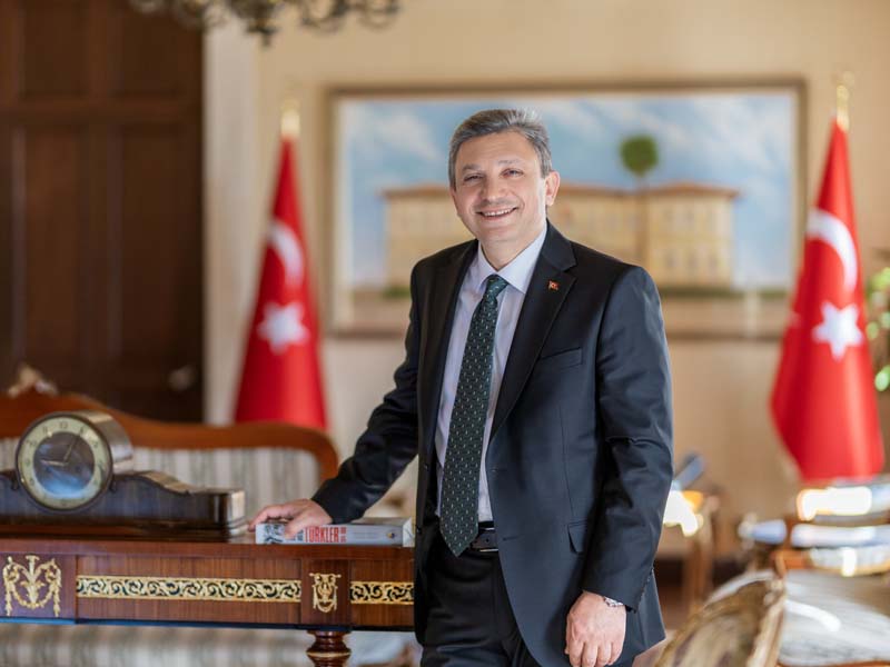 Valimiz Sayın Hulusi Şahin'in, Antalya'nın Fethinin 818. ve Atatürk'ün Antalya'ya Gelişinin 95. Yıl Dönümü Mesajı