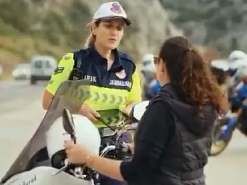 Muğla İl Jandarma Komutanlığı Trafik Jandarması Ekipleri, Motosiklet ve Motorlu Bisiklet Sürücülerine Yönelik Bilgilendirme Faaliyeti Gerçekleştirdi