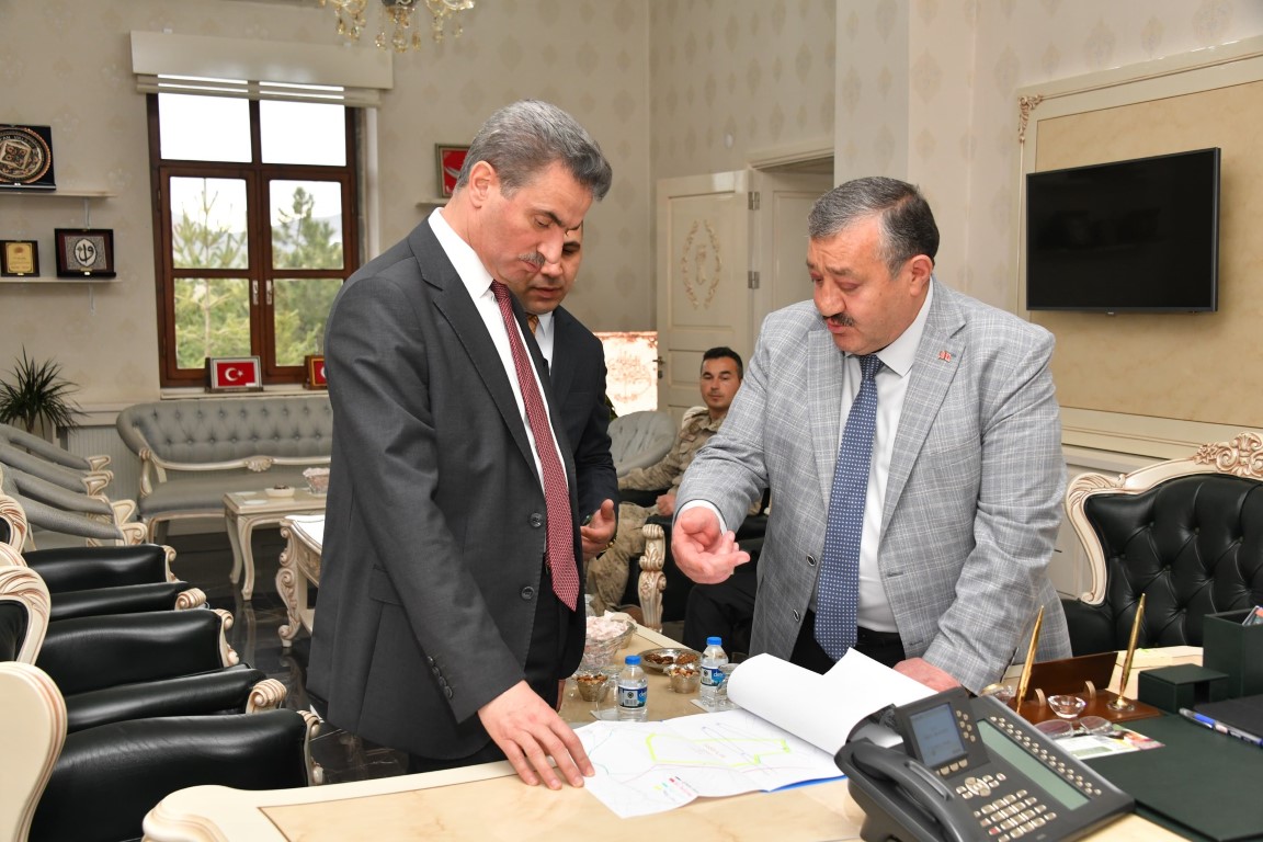 Valimiz Aydın Baruş Kelkit Belediye Başkanlığını ziyaret etti