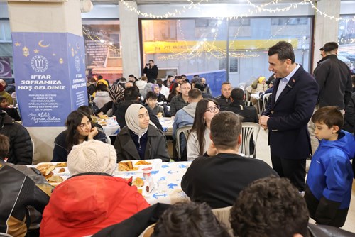 VALİ ŞEFİK AYGÖL, İFTARDA VATANDAŞLARLA BULUŞTU