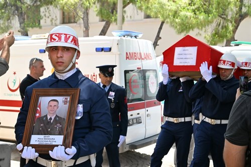 Manisalı Şehidimiz Piyade Komando Astsubay Kıdemli Çavuş Fikret Mangura, Ebedi Yolculuğuna Uğurlandı