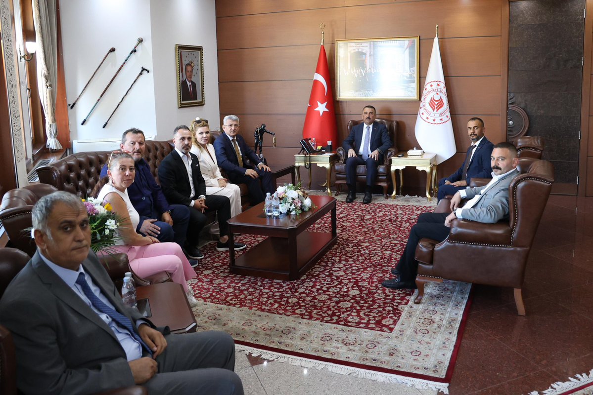 Kamu Müteahhitleri ve İş İnsanları Derneği Genel Başkanı Ali Adıgüzel ve Beraberindeki Heyet, Vali Osman Hacıbektaşoğlu’nu Ziyaret Etti