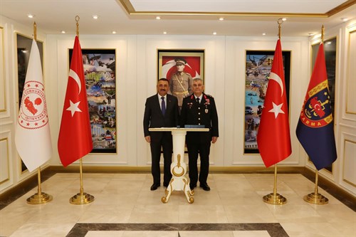 Vali Osman Hacıbektaşoğlu, Jandarma Genel Komutanı Orgeneral Ali Çardakcı’ya Nezaket Ziyaretinde Bulundu
