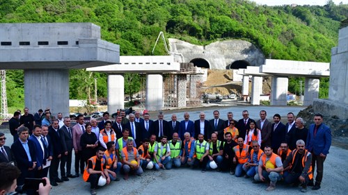 Bakan Uraloğlu, Trabzon Güney Çevre Yolu’ndaki Çalışmaları Yerinde İnceledi