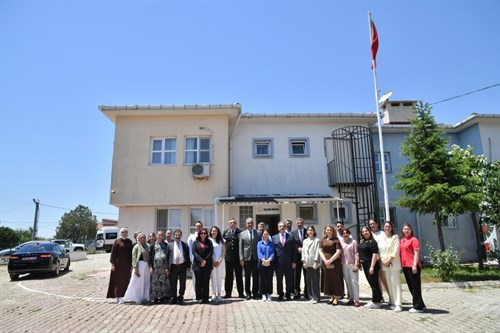 Vali Vekili Güler ve Eşi Nuray Güler Kurban Bayramı Münasebetiyle Çocuk Evleri Sitesi’ni Ziyaret Etti