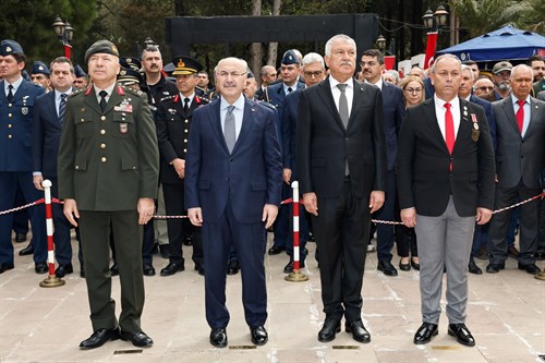 Çanakkale Zaferi'nin 110. Yıl Dönümünde Aziz Şehitlerimiz Saygıyla Yâd Edildi