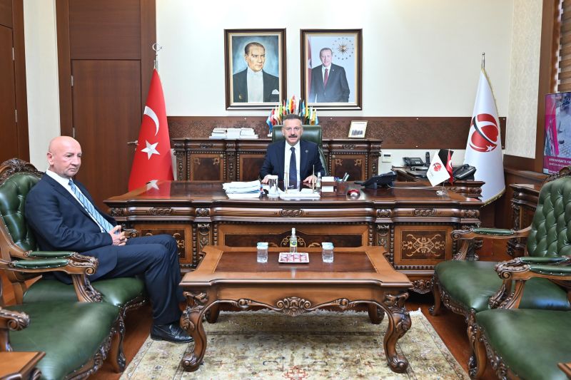 Mersin’in Erdemli İlçesinden Ziraat  Mühendisi Arif Ünal Valimiz Sayın Hüseyin Aksoy'u ziyaret etti.