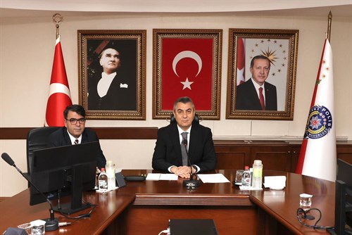 VALİMİZ SAYIN ATİLLA TOROS’UN BAŞKANLIĞINDA, İL EMNİYET MÜDÜRLÜĞÜNDE DEĞERLENDİRME VE KOORDİNASYON TOPLANTISI GERÇEKLEŞTİRİLDİ