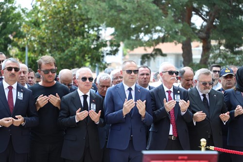 Vali Turan, Edirne Vali Yardımcısı Erdoğan Beypınar'ın Edirne’de düzenlenen cenaze merasimine katıldı.