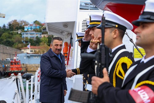 Vali Osman Hacıbektaşoğlu, Sahil Güvenlik Komutanlığına Bağlı TCSG 86 Botunu Ziyaret Etti