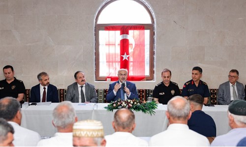 Vali Köşger, Sarıhamzalı Mahallemizde Vatandaşlarımızla Buluştu, Esnaf Ve Kur’an Kursu Ziyaretinde Bulundu