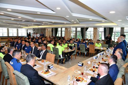 Vali Aziz Yıldırım Emniyet Teşkilatı ile  Bayramlaştı