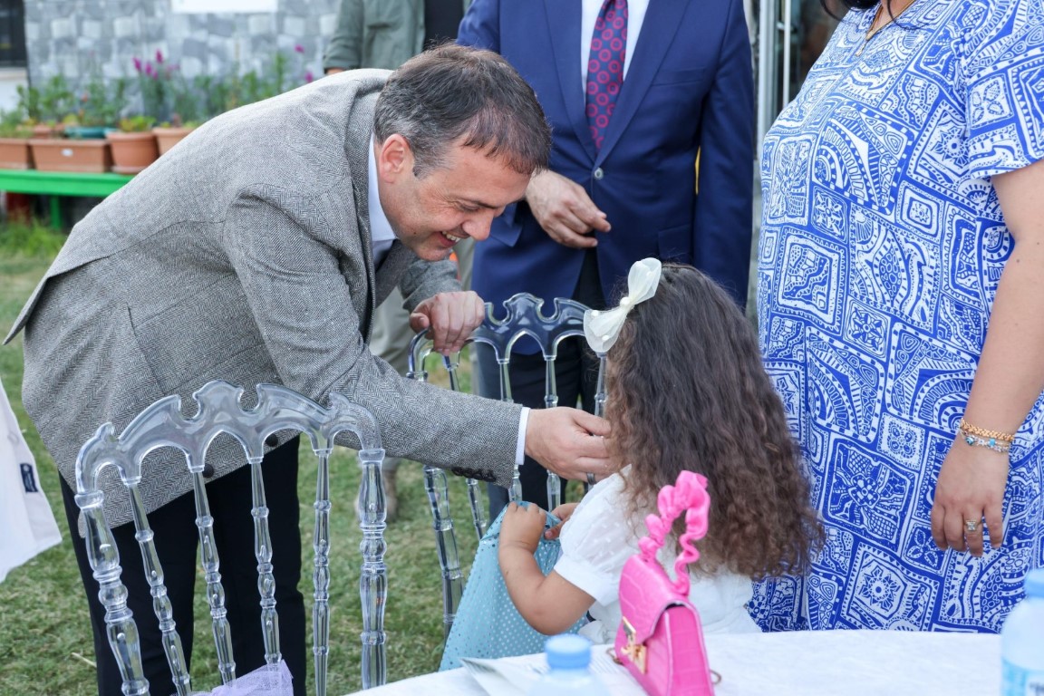 VALİ FAİK OKTAY SÖZER, KORUYUCU AİLELERLE BİR ARAYA GELDİ