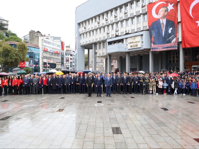 Cumhuriyetimizin 102. Yılı Kutlamaları Kapsamında Atatürk Anıtı'na Çelenk Sunuldu