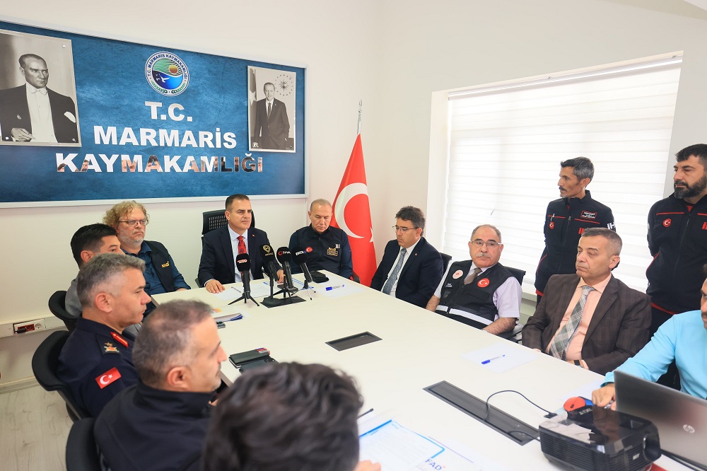 Valimiz Sayın Dr. İdris Akbıyık, Meydana Gelen 5.8 Büyüklüğündeki Deprem ile ilgili Marmaris’te Basın Açıklamasında Bulundu