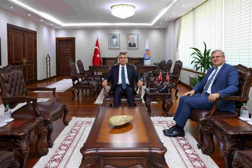 VALİMİZ SAYIN ATİLLA TOROS, ATANMASI VESİLESİYLE VEDA ZİYARETİNE GELEN MUSTAFA KAHVECİ İLE GÖRÜŞTÜ