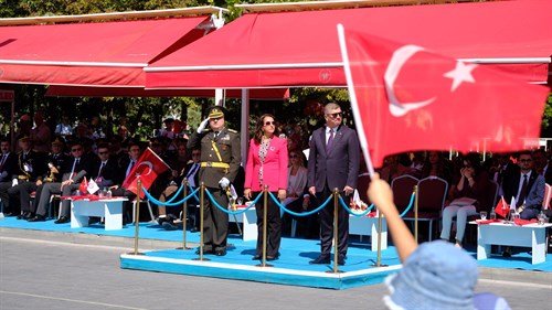 30 AĞUSTOS ZAFER BAYRAMI’NIN 103. YIL DÖNÜMÜ KUTLAMA PROGRAMI, İLİMİZ CUMHURİYET MEYDANI’NDA GERÇEKLEŞTİRİLDİ