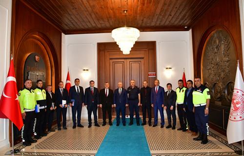 Karayolları Trafik Güvenliği Stratejisi ve Eylem Planı Koordinasyon Toplantısı Vali Aziz Yıldırım Başkanlığında Yapıldı