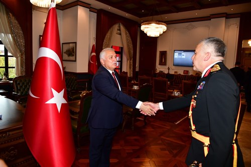 Vali Yıldırım 29 Ekim Cumhuriyet Bayramı Dolayısyla Tebrikleri Kabul Etti