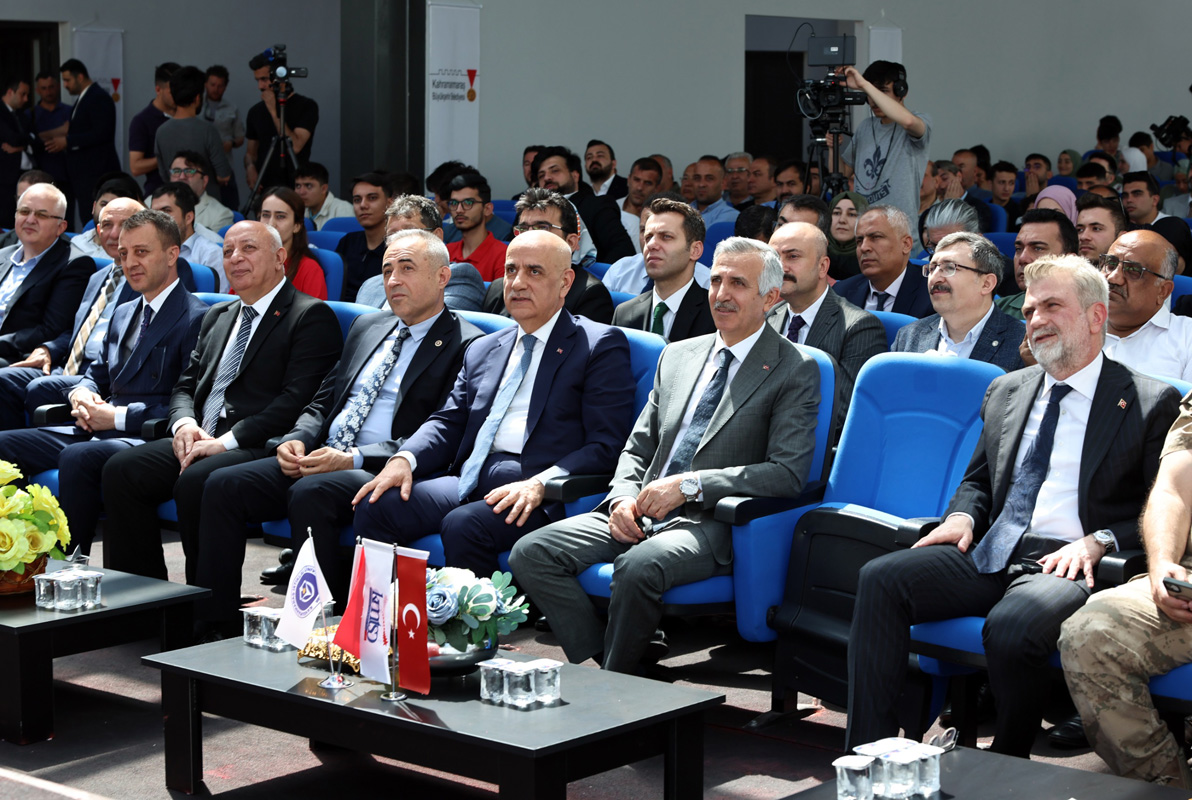 Valimiz Mükerrem Ünlüer, "Sanayide Geleceği Yakalamak: Savunma Sanayiinde Kahramanmaraş Modeli" Konulu Programa Katıldı