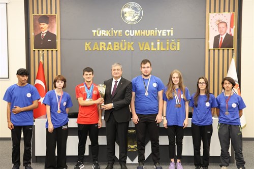 Karabük'ün Başarı Çıtası Yükseliyor: 127 "Parlayan Yıldız" Valimiz Sayın Mustafa Yavuz’la Buluştu.