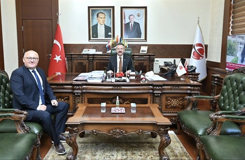 Arçelik Eskişehir Fabrikası Kıdemli Ürün Direktörü Yüksel Atilla Valimiz Sayın Hüseyin Aksoy'u ziyaret etti.