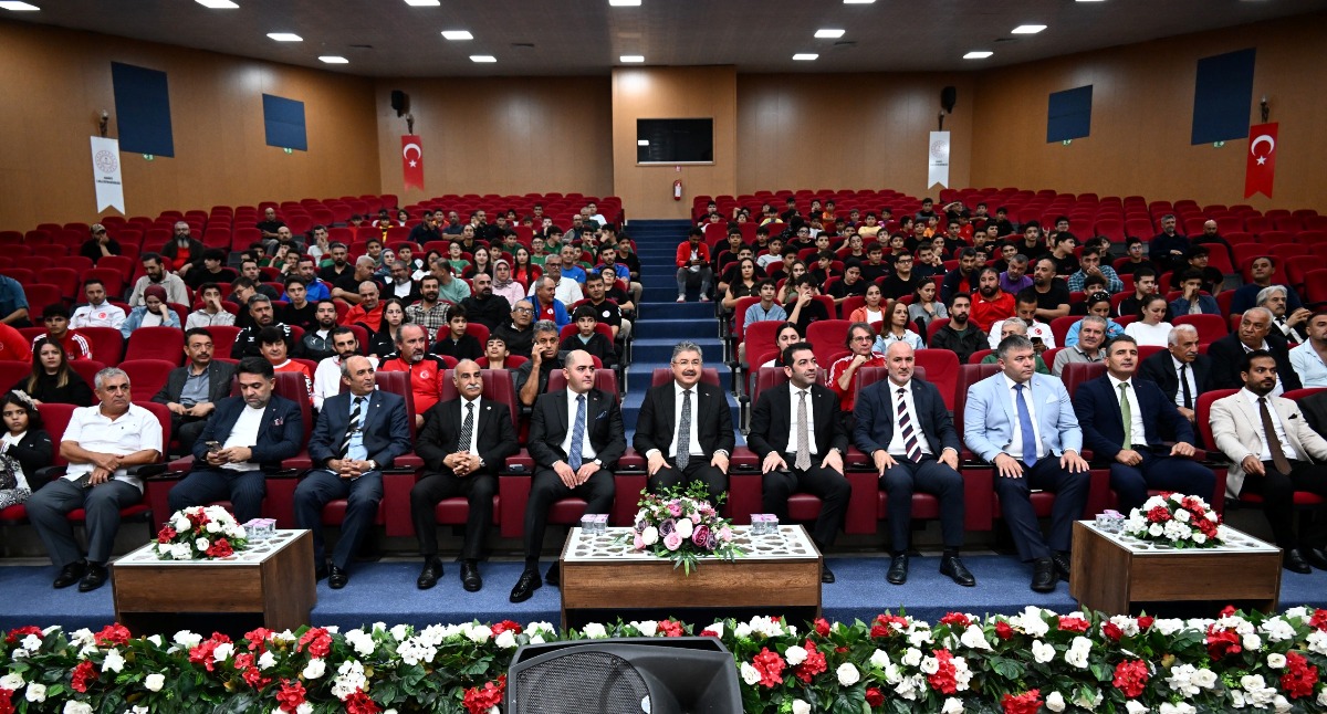 Amatör Spor Haftası Kutlama Etkinlikleri Kapsamında “Sporun Enleri Ödül Töreni” Kültür, Sanat ve Kongre Merkezi'nde Yapıldı