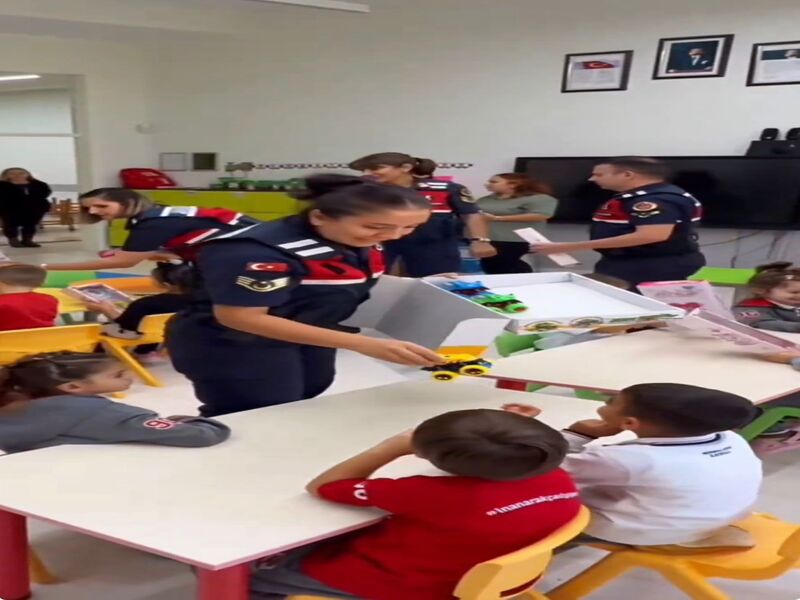 İstanbul İl Jandarma Komutanlığı Küçük Kalplere Dokundu  