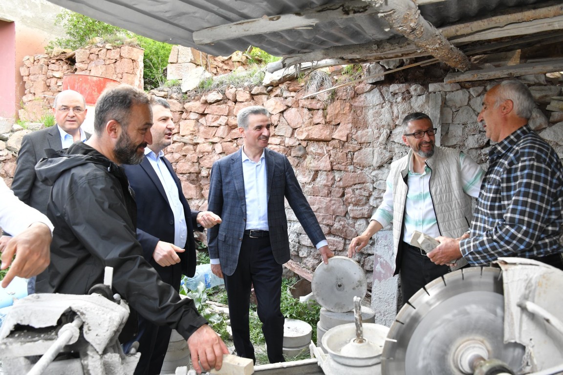 Valimiz Aydın Baruş Köstere Taşı İmalatını Yerinde İnceledi