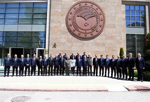 VALİMİZ SAYIN ATİLLA TOROS, TARIM VE ORMAN BAKANLIĞI TARAFINDAN ANKARA’DA DÜZENLENEN “ORMAN YANGINLARI HAZIRLIK VE KOORDİNASYON TOPLANTISI”NA KATILDI