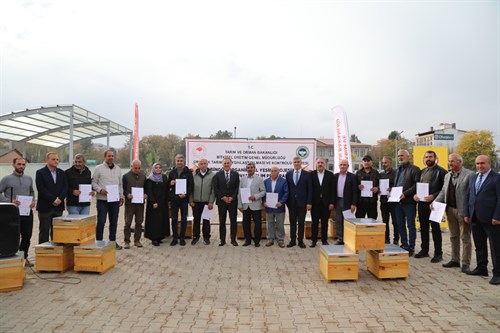 Arıcılara Organik Kovan Dağıtımı Yapıldı