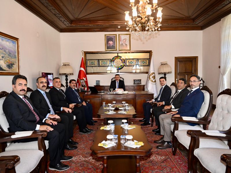 Vali Çiftçi, “Birbirimize Candan Bağlıyız Horasan” Kan Bağışı Etkinliğine Katkı Sunanları Tebrik Etti