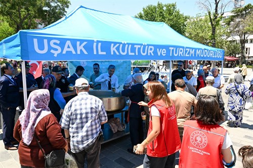 Vali Dr. Naci Aktaş, Muharrem Ayı Dolayısıyla Düzenlenen Aşure Etkinliğine Katıldı