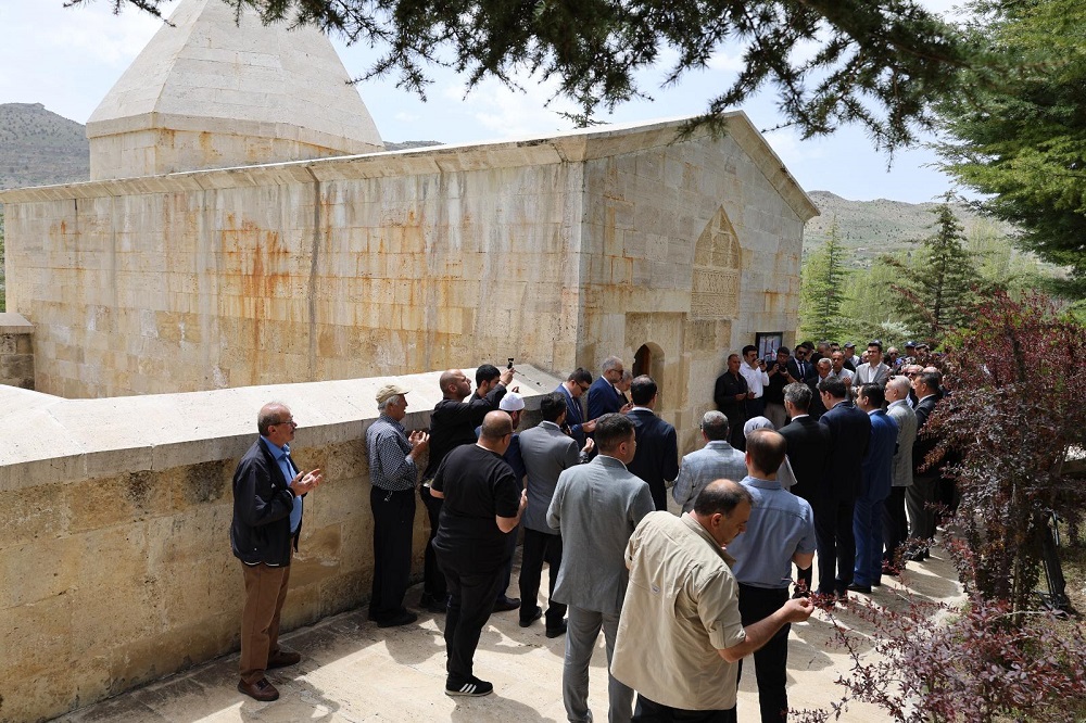 "Balkusan’da Başlayan Umut: Türkçeye Vurulan Mühür"