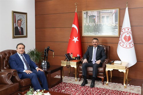 Bakan Danışmanı Ahmet Yavuz Karaca, Vali Osman Hacıbektaşoğlu’nu Makamında Ziyaret Etti