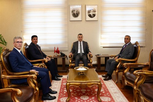 VALİMİZ SAYIN ATİLLA TOROS, AHİLİK HAFTASI KUTLAMALARI KAPSAMINDA; TİCARET İL MÜDÜRÜ FERHAT SÜMER VE BERABERİNDEKİ HEYET İLE GÖRÜŞTÜ