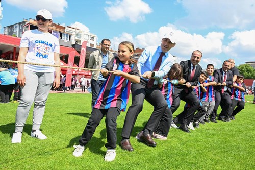 Geleneksel Çocuk Oyunları Şenliği Renkli Görüntülere Sahne Oldu