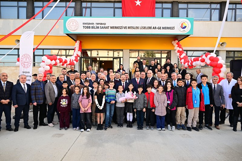 Valimiz Sayın Hüseyin Aksoy, Eskişehir'e Kazandırılan TOBB Bilim ve Sanat Merkezi Açılışına Katıldı