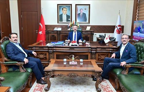 Günyüzü Belediye Başkanı ve Büyük Birlik Partisi Merkez Disiplin Kurulu Üyesi, Valimiz Sayın Hüseyin Aksoy'u ziyaret etti.